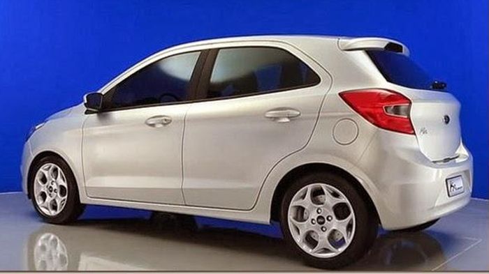 Τα προεξέχοντα πίσω φωτιστικά σώματα και η αεροτομή του νέου Ka concept δίνουν την αίσθηση ενός δυναμικού και σύγχρονου «αστικού μοντέλου».