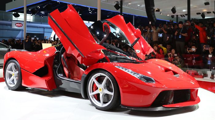 Το πλάνο της Ferrari ήταν να κατασκευαστούν 499 υπεραυτοκίνητα αλλά ως τώρα έχουν εκδηλώσει πάνω από 1.000 θαυμαστές το ενδιαφέρον τους να αγοράσουν τ