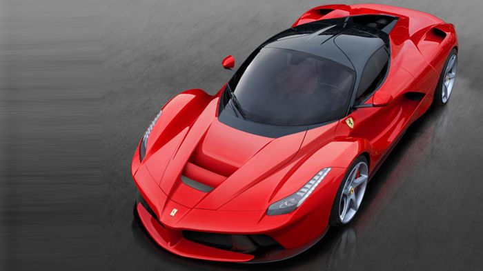 Η νέα εικονιζόμενη LaFerrari διαθέτει ένα υβριδικό σύνολο με έναν 6,3 λτ. V12 κινητήρα κι έναν ηλεκτροκινητήρα, ο οποίος προσθέτει άλλους 163 ίππους κ