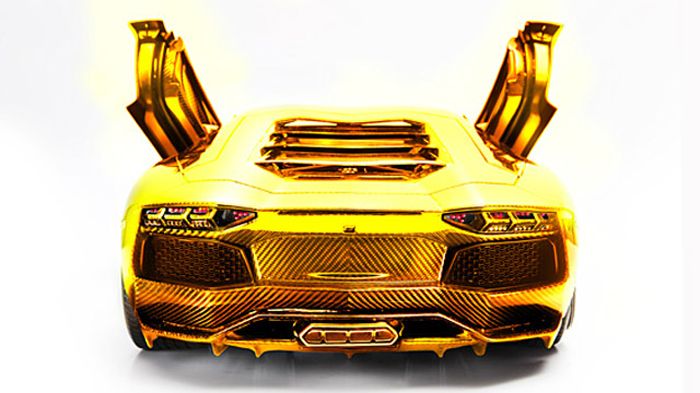 Η ολόχρυση 5.625.000 ευρώ... μίνι Aventador θα δημοπρατηθεί στο Dubai και το ποσό των 500.000 ευρώ θα πάει σε φιλανθρωπικούς σκοπούς.