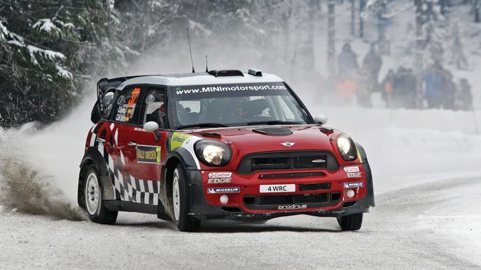 Στα χνάρια του... WRC αδελφού το πολιτικό Countryman προσφέρει συγκινήσεις.