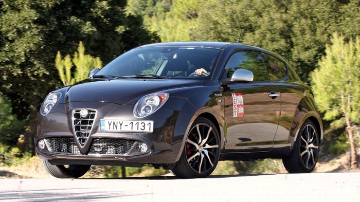 Οι αλλαγές στην εξωτερική εμφάνιση, εστιάζουν σε λεπτομέρειες επηρεασμένες από τη σπορ έκδοση QV (Quadrifoglio Verde), όπως οι σκουρόχρωμοι προβολείς,