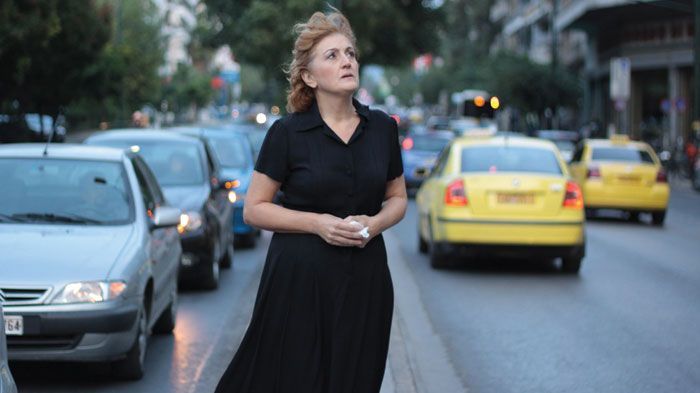 Η Υρώ Μανέ στο θέατρο Εγνατία στη Θεσσαλονίκη με την θεατρική κωμωδία «Συμβολαιογράφος».