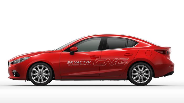 Tο Mazda3 Skyactiv-CNG concept, όταν μπει στην παραγωγή –μάλλον από τον επόμενο χρόνο- θα είναι διαθέσιμο, τόσο στη hatchback, όσο και στη sedan
