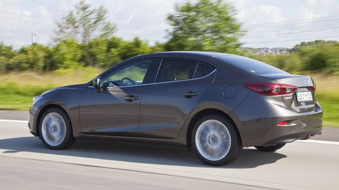 Σε ότι αφορά στα μηχανικά σύνολα, όπως ήδη έχουμε επισημάνει θα είναι διαθέσιμοι τρεις κινητήρες βενζίνης κι ένας diesel, οι οποίοι ενσωματώνουν την τ