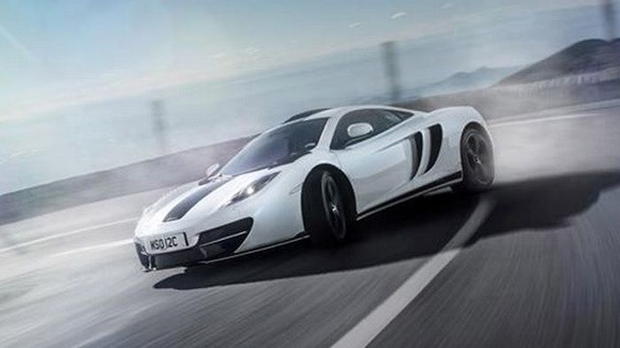 Η νέα McLaren 12C concept διαθέτει, μεταξύ άλλων, ανασχεδιασμένο καπό, νέο προφυλακτήρα εμπρός με ανθρακόνημα και νέα εισαγωγή αέρα στην οροφή (σε σχέ