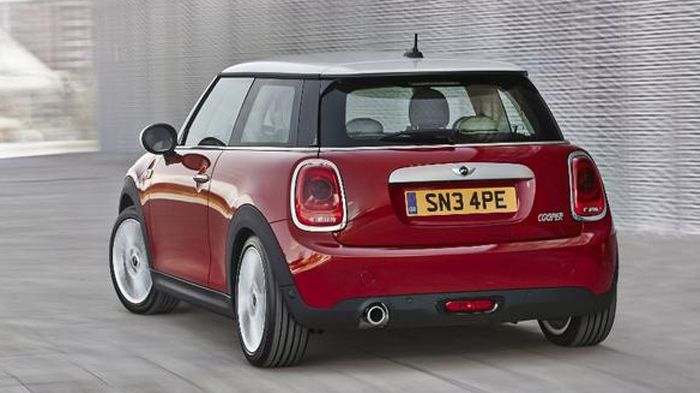Το νέο MINI θα διαθέτει δύο 1,5 λτ. 3κύλινδρους υπερτροφοδοτούμενους κινητήρες βενζίνης και πετρελαίου με 134 (220 Nm ροπής) και 114 ίππους (270 Nm ρο