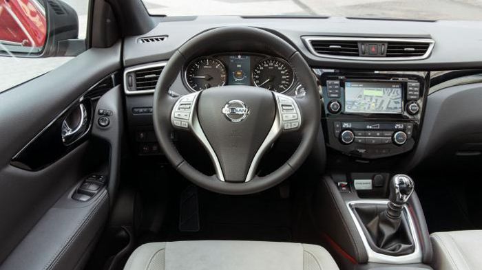 Στο εσωτερικό του Nissan Qashqai Premier Limited Edition θα υπάρχουν δερμάτινες επενδύσεις και καθίσματα από Alcantara, οθόνη αφής με σύστημα infontai