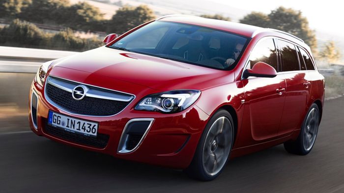 To ανανεωμένο εικονιζόμενο Opel Insignia OPC Sports Tourer μαζί με τη facelift sedan έκδοση και το Insignia Country Tourer θα παρουσιαστούν επίσημα στ