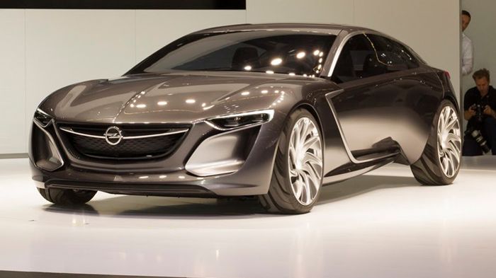 Η Opel παρουσίασε στην Έκθεση το νέο πρωτότυπο Monza, που αποτελεί σημείο αναφοράς για τη νέα σχεδιαστική γραμμή της εταιρείας εξωτερικά και τις φουτο