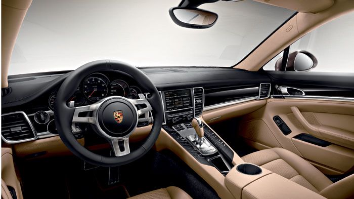 Το εσωτερικό της Porsche Macan αναμένεται να παραπέμπει σε αυτό της Panamera (φωτογραφία).