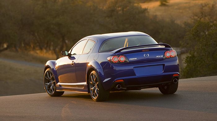 Το πλάνο της Mazda, σύμφωνα με φήμες, είναι μέχρι το 2018 να λανσάρει τον αντικαταστάτη του RX-8 (εικόνα), που θα φέρει νέας γενιάς περιστροφικό κινητ