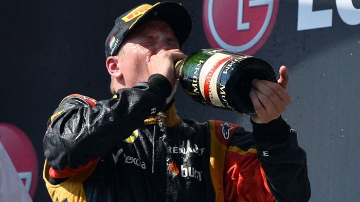 Πιο συγκεκριμένα, ο Raikkonen απωθούσε το Γερμανό για τους 10 τελευταίους γύρους του αγώνα, παρά το γεγονός οτι τα ελαστικά του ήταν 13 γύρους πιο ταλ