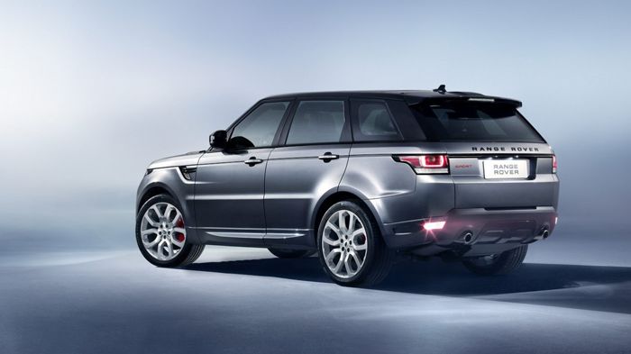 Το εικονιζόμενο Range Rover Sport στην RS έκδοσή του θα χρησιμοποιεί έναν 5λιτρο V8 κινητήρα, που για την περίσταση θα «αυξήσει» τους ίππους του σε 54