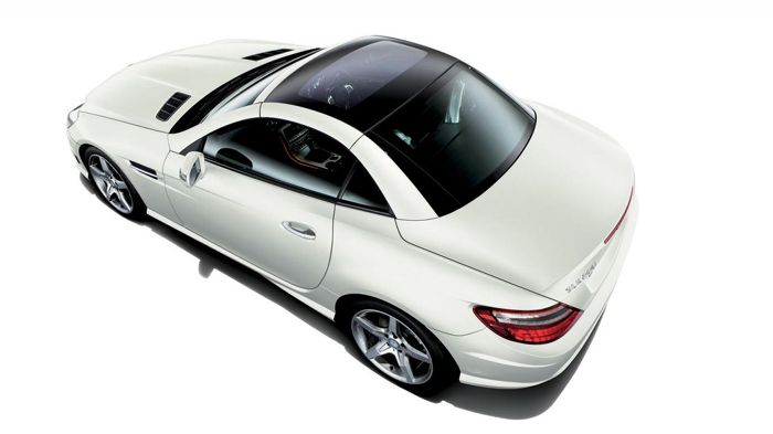 Η πανοραμική οροφή θα δεσπόζει στη νέα Mercedes SLK 200 Radar Safety Edition, που θα διατεθεί μόνο σε 100 μονάδες.