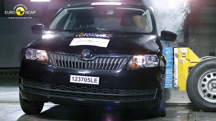 Το Skoda Rapid είναι το μοναδικό που έχει υποβληθεί στις δοκιμές πρόσκρουσης του EuroNCAP έχοντας κατακτήσει 5 αστέρια και καλή βαθμολογία.