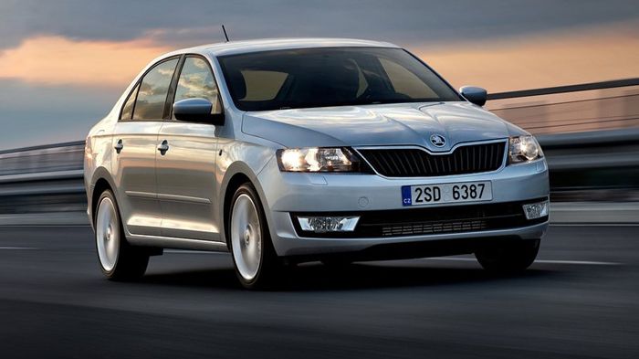 Οι φήμες αναφέρουν ότι η Skoda προετοιμάζει μια coupe έκδοση για το Rapid, που θα βασιστεί σχεδιαστικά και μηχανολογικά στη sedan έκδοση (εικόνα).