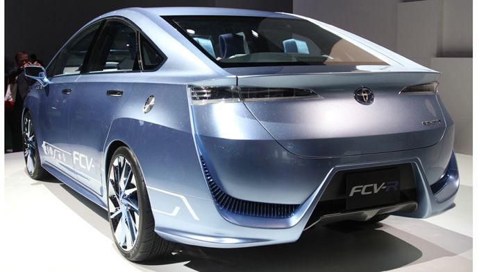 Η Toyota ετοιμάζεται να παρουσιάσει τον Νοέμβριο στο Τόκιο ένα όχημα υβριδικό, που καίει και υδρογόνο.
