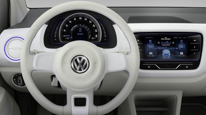 Tο VW twin-up! Concept ζυγίζει 1.205 κιλά και εφοδιάζεται με ένα υβριδικό σύνολο δανεισμένο από το XL1. 