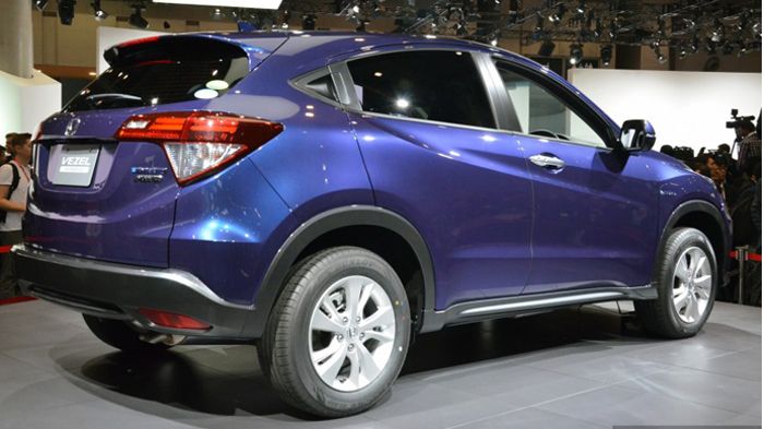 Το νέο Honda Vezel εφοδιάζεται μ έναν υβριδικό κινητήρα με το σύστημα one-motor Sport Hybrid i-DCD, το οποίο συνδυάζει τον γνώριμο 1,5 λτ. i-VTEC των 