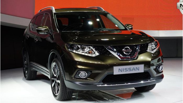 Tο νέο ιαπωνικό SUV με μια πιο premium εμφάνιση, πιο έντονα και «μυώδη» χαρακτηριστικά διαθέτει νέα φώτα μπροστά με ενσωματωμένα LED ημέρας.