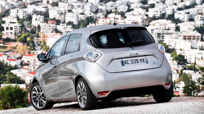 Επιθυμία της Renault είναι να βελτιώσει τις μπαταρίες του εικονιζόμενου ZOE, προκειμένου να διπλασιάσει την αυτονομία του ως το 2020, στα 402 χλμ. με 