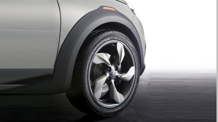 Το Opel Adam crossover είναι ψηλότερο και φαρδύτερο σε σχέση με την απλή έκδοση.