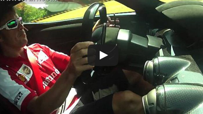 Η νέα LaFerrari θυμίζουμε ότι αποτελεί το πρώτο υβριδικό supercar παραγωγής που φτιάχτηκε στο Maranello και μετράει 963 ίππους.