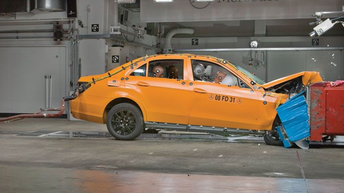 Crash test εκτός του EuroNCAP διεξάγουν και οι ίδιες οι εταιρείες. Από τα αποτελέσματα εξάγουν πολύτιμα συμπεράσματα.	