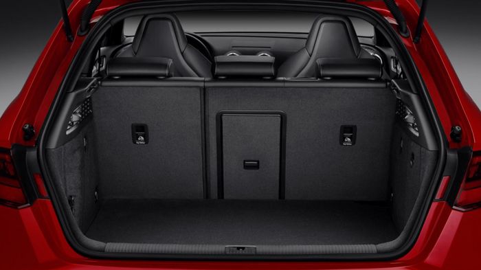 Το εσωτερικό του νέου S3 Sportback, εκτός από το πιο ευρύχωρο (σε σχέση με την 3θυρη έκδοση) είναι και πιο χρηστικό.
