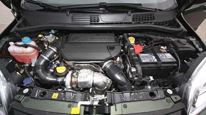 Ο ντίζελ 1,3 MultiJet II του Panda με τους 75 ίππους και τα 190 Nm ροπής στις 1.400 σ.α.λ. συνδυάζεται με 5τάχυτο κιβώτιο.