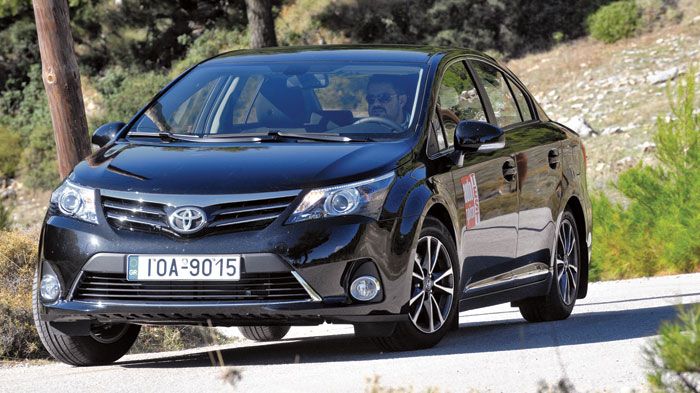 Η άνεση είναι το βασικό χαρακτηριστικό του Avensis, που «καταπίνει» τα χιλιόμετρα στο ταξίδι, ενώ είναι εξίσου ασφαλές στις στροφές.

