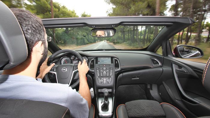 Σύμφωνα με την Opel, το Cascada είναι κατά 43% πιο άκαμπτο από το Astra TwinTop, το τελευταίο cabriolet, που είδαμε, έως και σήμερα, με το λογότυπο τη