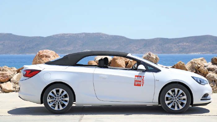 Δεν είναι τελικά στάνταρ η premium κουκούλα, αλλά αξίζει τα παραπάνω 390 ευρώ.