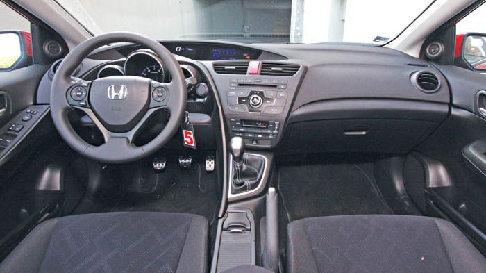Μοντέρνο και υπερποιοτικό εσωτερικό για το Honda Civic.