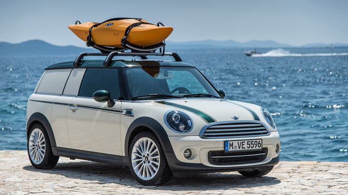 Tο Clubvan Camper είναι στην ουσία ένα MINI σε μορφή τροχόσπιτου, το οποίο διαθέτει χώρο για ύπνο και μία ευέλικτη μικρή κουζίνα με φούρνο και ψυγείο.