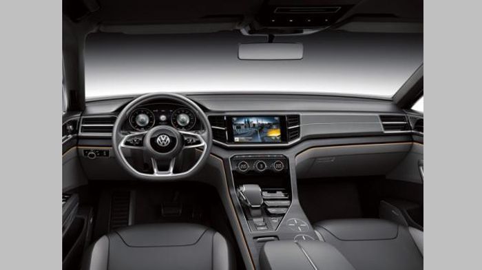 Για την κίνηση του VW CrossBlue Coupe φροντίζει ένα υβριδικό σύστημα που αποτελείται από έναν υπερτροφοδοτούμενο βενζινοκινητήρα V6 που συνδυάζεται με