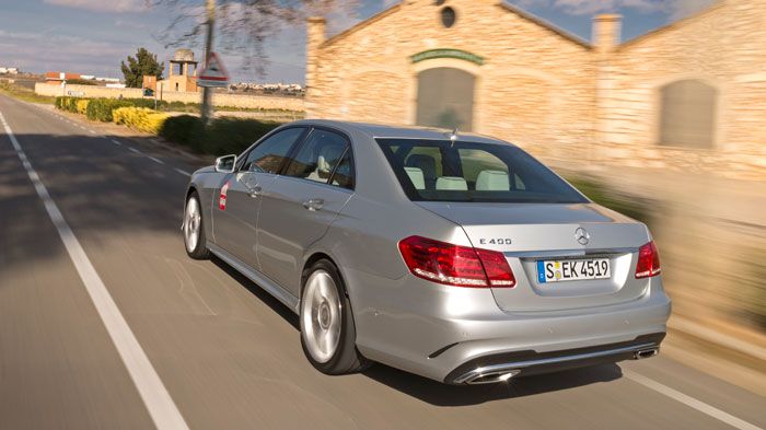 O νέος 3λιτρος V6 της Mercedes E 400  κινεί γρήγορα και παράλληλα, περισσότερο οικονομικά από όσο περιμένεις το Γερμανικό μοντέλο.