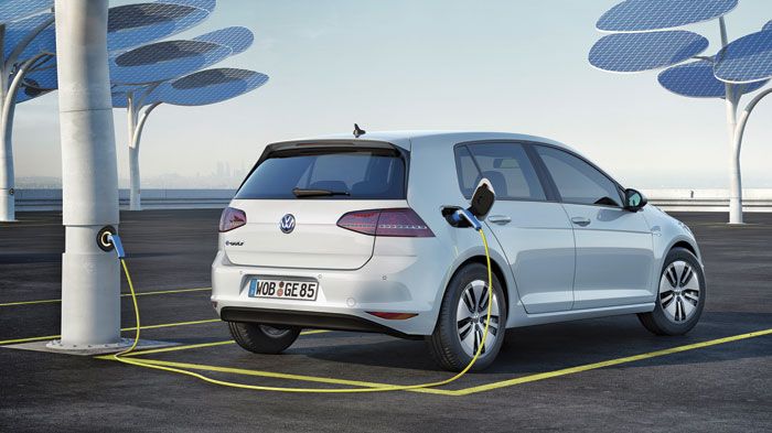 Το e-Golf έρχεται με πλήρες σετ φωτιστικών LED, ενώ μέσω συγκεκριμένων επεμβάσεων σε αμάξωμα και τροχούς, βελτιώνει και την αεροδυναμική του.
