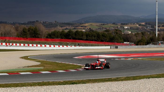 Η FIA ζήτησε και από τις δύο ομάδες (Mercedes & Ferrari), οι οποίες πραγματοποίησαν «παράνομες» δοκιμές τη φετινή σεζόν, να δώσουν εξηγήσει γραπτώς σε