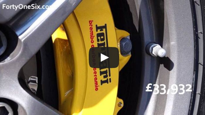 H Ferrari 458 Italia του βιντεο έχει εξοπλιστεί με προαιρετικό εξοπλισμό αξίας 107.000 ευρώ (92.000 λίρες).