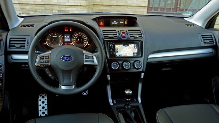 Η τέταρτη γενικά του Forester έρχεται με πολύ καλή ποιότητα υλικών στο εσωτερικό, κάτι που ισχύει και για το φινίρισμα εντός της καμπίνας. 