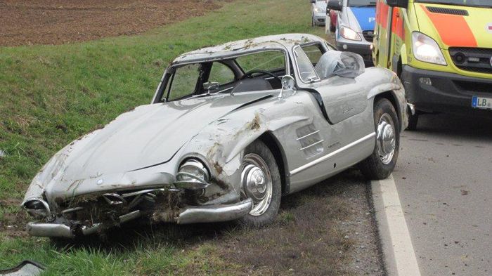 Ένας 26χρονος μηχανικός «πλήγωσε» μια Mercedes 300SL με ζημιές 650.000 ευρώ.