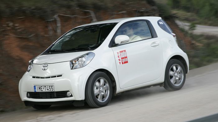 Το Toyota iQ διατίθεται με δύο βενζινοκινητήρες του 1,0 και 1,33 λίτρου.