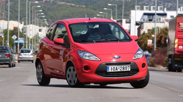 Το Ford Ka στηρίζεται στο δάπεδο και στις αναρτήσεις του Fiat 500, όμως οι τεχνικοί της Ford προχώρησαν σε επιμέρους αλλαγές με στόχο τη βελτίωση της 
