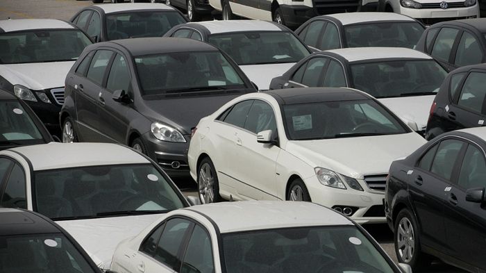 Με θετικό πρόσημο στις πωλήσεις καινούργιων αυτοκινήτων «έκλεισε» ο Ιούνιος, καταγράφοντας αύξηση 2,2 % σε σύγκριση με τον περσινό αντίστοιχο μήνα. 
