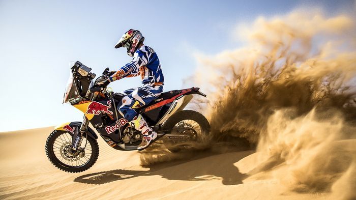 Η ΚΤΜ βελτίωσε το 450 Factory Rally της για το 2014, θέλοντας να πάρει την 13η συνεχόμενη νίκη της στο Dakar.
