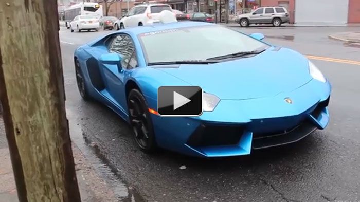 Ο ιδιοκτήτης της Lamborghini έκανε έκπληξη σε μία 17χρονη κοπελίτσα (γειτόνισσά του), παραλαμβάνοντάς την από το σχολείο της και πήγαν μία απολαυστική