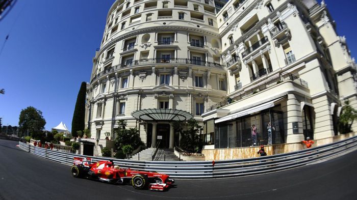 Aν ο Fernando Alonso (Ferrari) κερδίσει και στον αγώνα της Κυριακής, τότε θα είναι ο πρώτος πιλότος που θα έχει κερδίσει στο GP Μονακό με 3 διαφορετικ