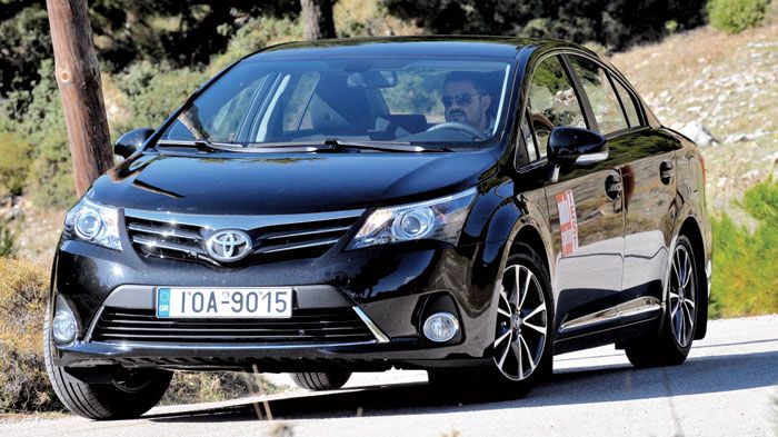 Το Toyota Avensis αποτελεί τον ιδανικό σύμμαχο για πολύωρα άνετα ταξίδια, ενώ, παρά τις μεγάλες του διαστάσεις, αποδεικνύεται) ευέλικτο και άνετο και 